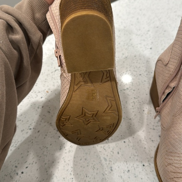 Dirty laundry boots - Picture 4 of 9